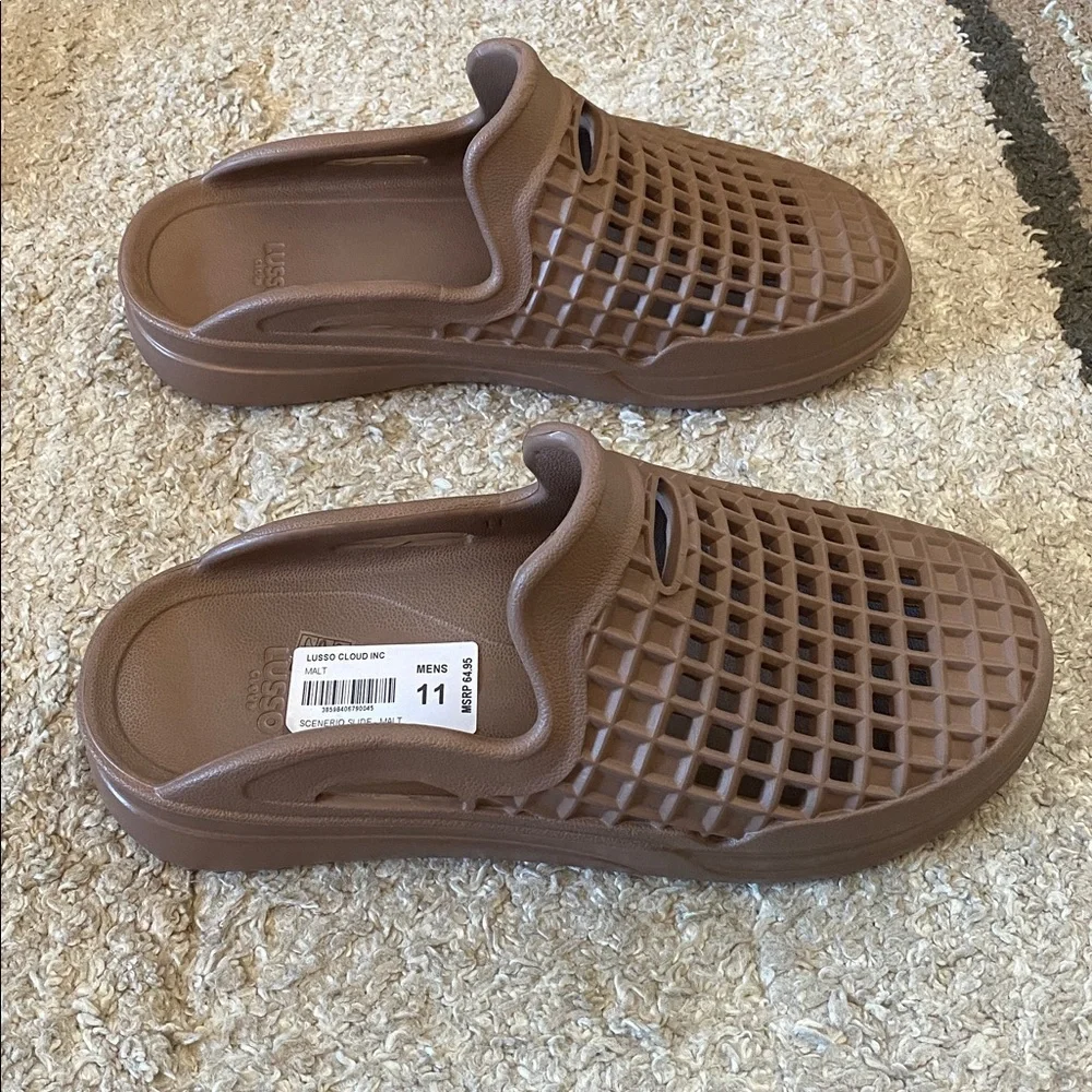 Lusso Cloud brown rubber sandals men’s size various